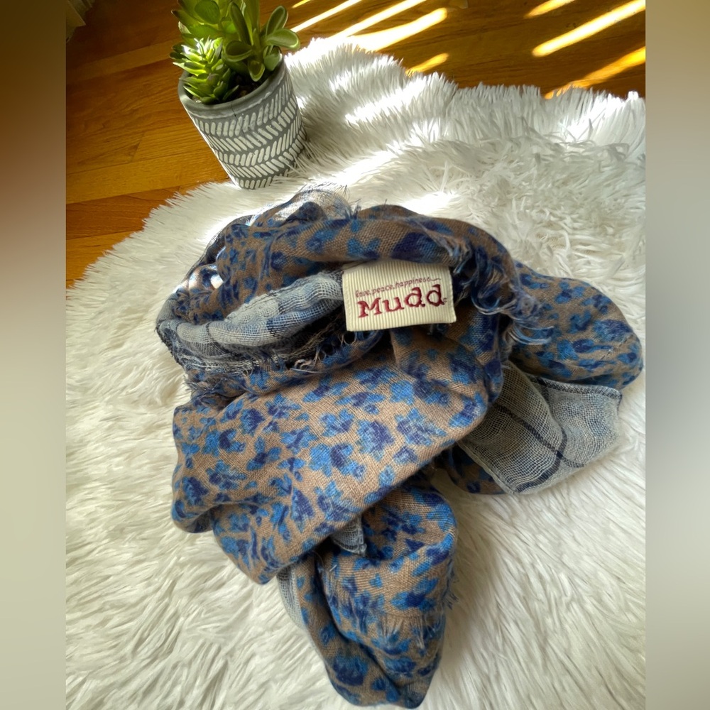 Mudd Infinity Scarf  💙